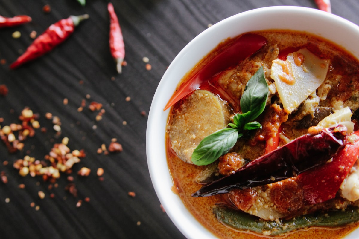 Sopa Cremosa de Coco y Curry